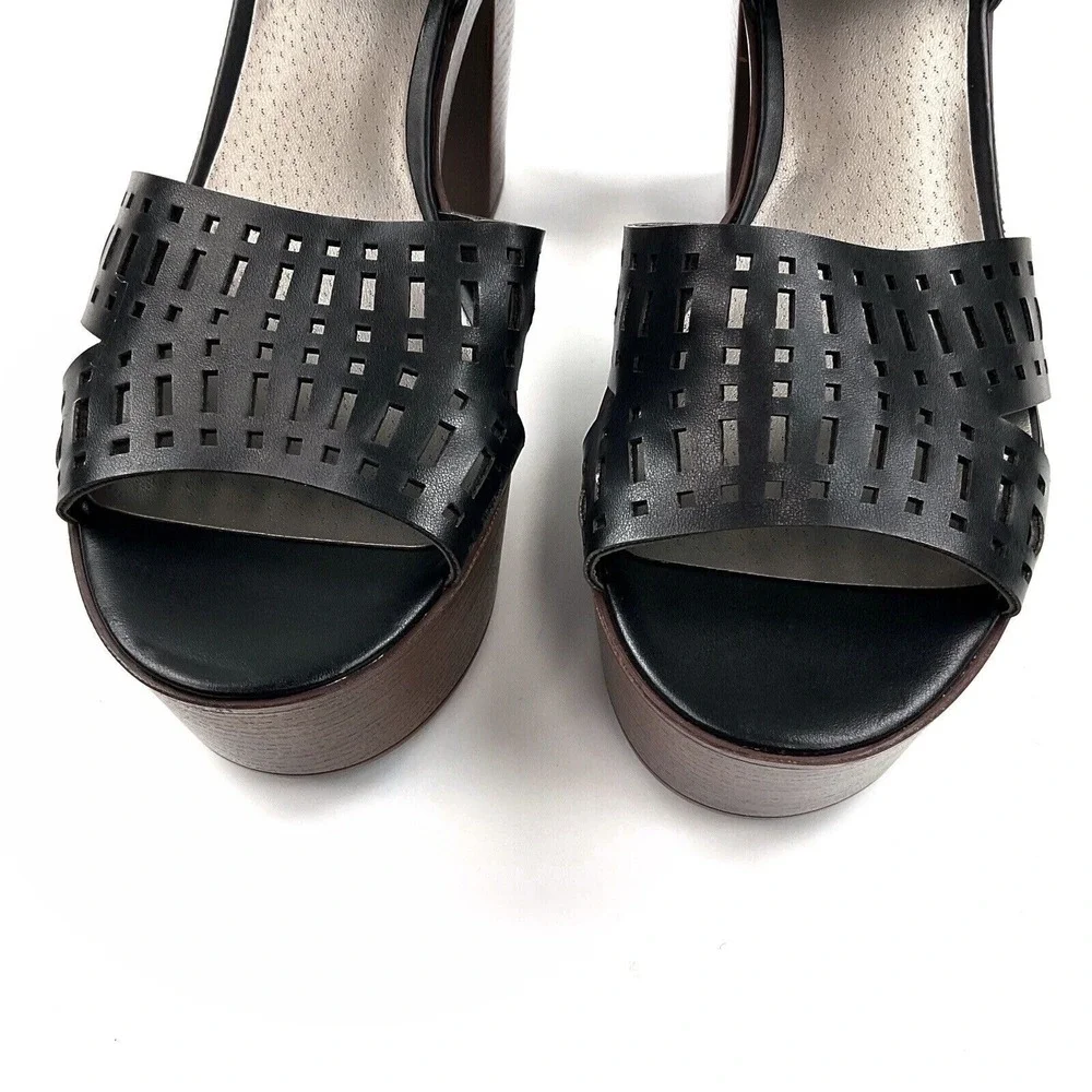 GBG Los Angeles Sandals Women 9 Black Strappy Platform Buckle Jelty NWOT